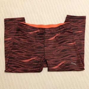 Puma dryCELL Printed Capri Workout Leggings